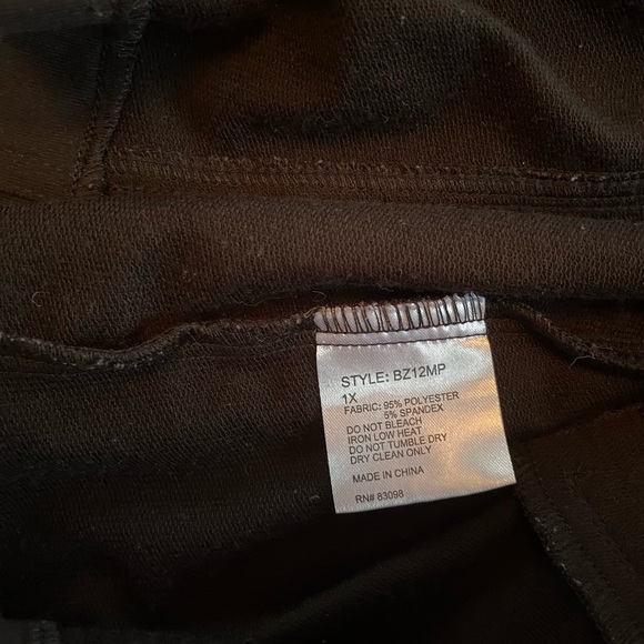 Women’s Cavalini Black Blazer with Silver Accents size 1x - Picture 7 of 8